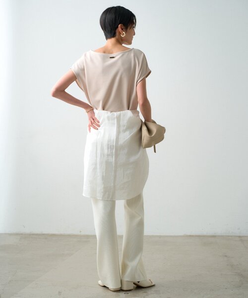 LOUNGEDRESS(ラウンジドレス)の「《1枚できれい見え/イージーケア》カットジョーゼットフレンチブラウス 夏服(シャツ/ブラウス・レディース・ネイビー/ベージュ/オフホワイト/ブラック・FREE)」の13枚目の写真