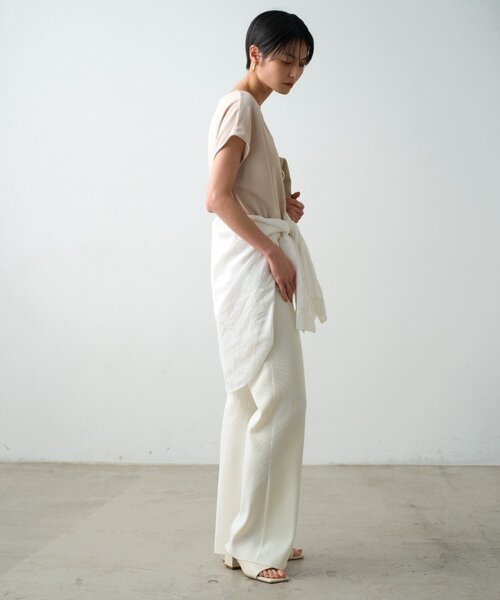 LOUNGEDRESS(ラウンジドレス)の「《1枚できれい見え/イージーケア》カットジョーゼットフレンチブラウス 夏服(シャツ/ブラウス・レディース・ネイビー/ベージュ/オフホワイト/ブラック・FREE)」の14枚目の写真