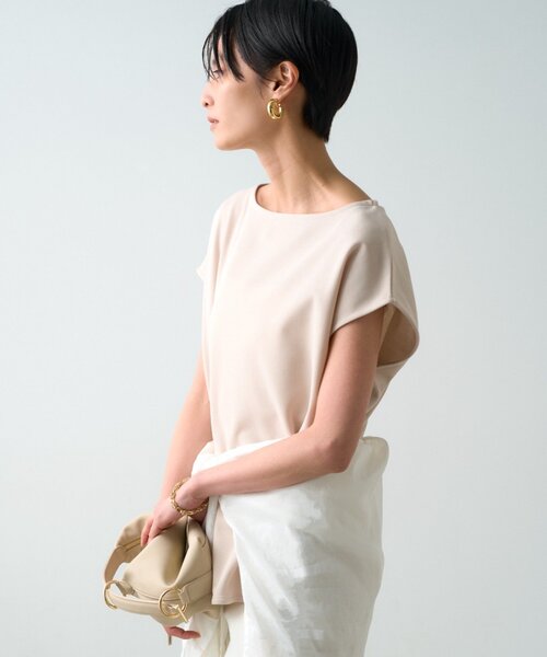 LOUNGEDRESS(ラウンジドレス)の「《1枚できれい見え/イージーケア》カットジョーゼットフレンチブラウス 夏服(シャツ/ブラウス・レディース・ネイビー/ベージュ/オフホワイト/ブラック・FREE)」の17枚目の写真