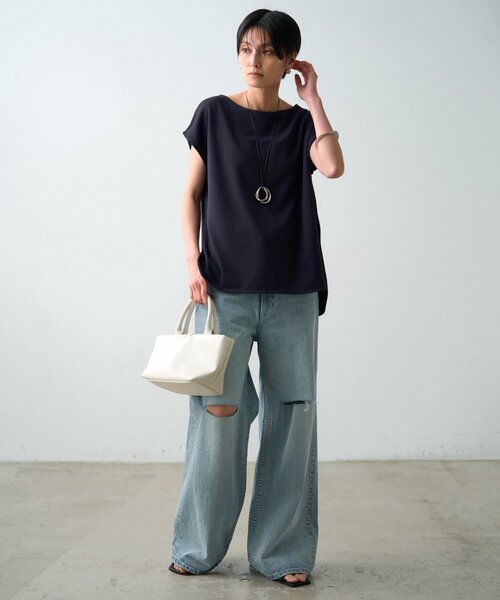 LOUNGEDRESS(ラウンジドレス)の「《1枚できれい見え/イージーケア》カットジョーゼットフレンチブラウス 夏服(シャツ/ブラウス・レディース・ネイビー/ベージュ/オフホワイト/ブラック・FREE)」の19枚目の写真