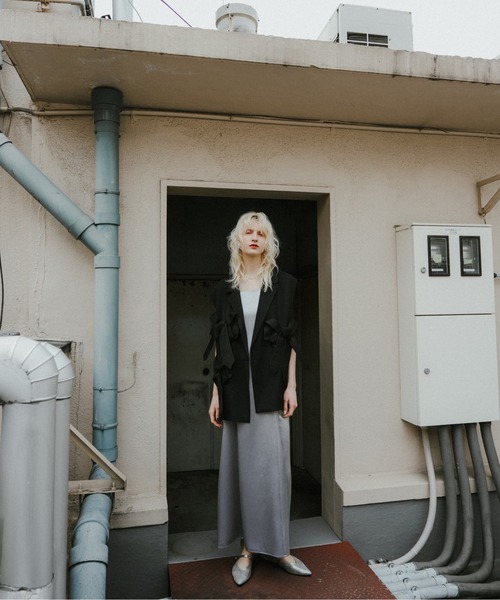 et.UNiVER(エトユニベール)の「Ribbon JK+Satin OP(ドレス・レディース・ブラック×グレー/ブラウン系1・LARGE/MEDIUM/SMALL)」の17枚目の写真