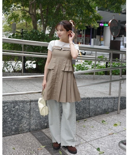 JUMELLE(ジュメロ)の「プリーツキャミワンピ(ワンピース・レディース・グレー/ベージュ・FREE)」の8枚目の写真