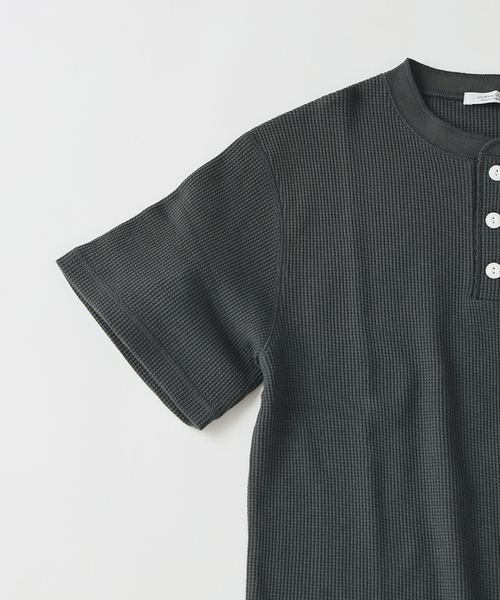 JOURNAL STANDARD（ジャーナルスタンダード）の「TC サーマル 半袖 ヘンリーネック Tシャツ（Tシャツ/カットソー・メンズ・ダークグリーン/カーキ/ブラック/ホワイト・LARGE/MEDIUM）」の7枚目の写真