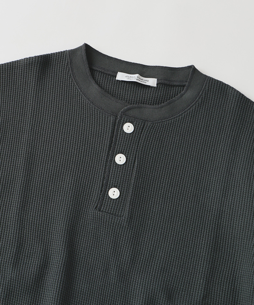JOURNAL STANDARD（ジャーナルスタンダード）の「TC サーマル 半袖 ヘンリーネック Tシャツ（Tシャツ/カットソー・メンズ・ダークグリーン/カーキ/ブラック/ホワイト・LARGE/MEDIUM）」の8枚目の写真