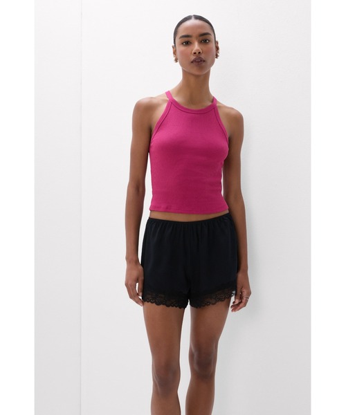 Intimissimi(インティミッシミ)の「Superiorコットン リブ クロップドトップ(タンクトップ・レディース・チェリーピンク/ライトブルー/ライラック/カーキ/ブラック/ホワイト/ダークベージュ・L/M/S)」の1枚目の写真