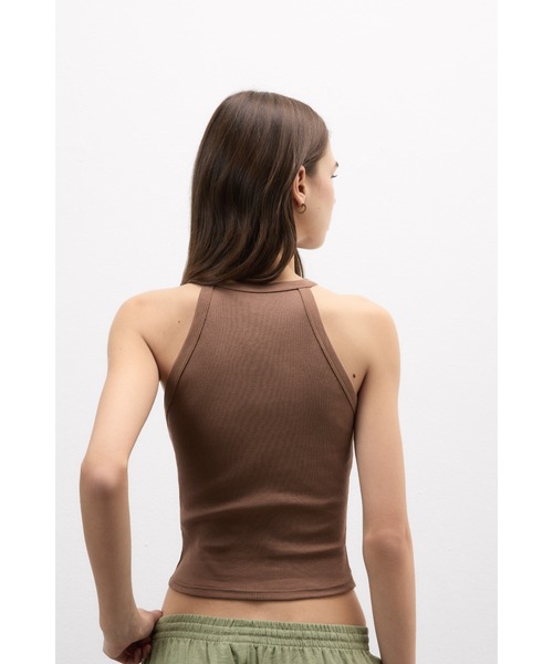 Intimissimi(インティミッシミ)の「Superiorコットン リブ クロップドトップ(タンクトップ・レディース・チェリーピンク/ライトブルー/ライラック/カーキ/ブラック/ホワイト/ダークベージュ・L/M/S)」の14枚目の写真