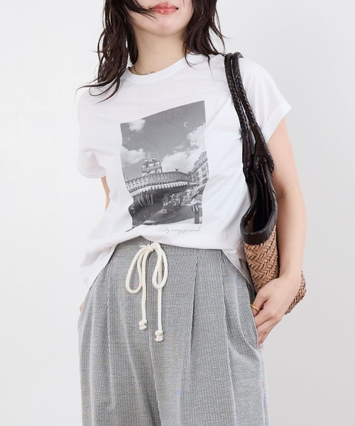 MICA&DEAL(マイカ&ディール)の「フォトプリントTシャツ(Tシャツ/カットソー・レディース・グレー/ベージュ/ホワイト・FREE)」の2枚目の写真