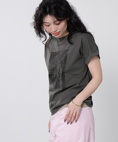 MICA&DEAL(マイカ&ディール)の「フォトプリントTシャツ(Tシャツ/カットソー・レディース・グレー/ベージュ/ホワイト・FREE)」の4枚目の写真