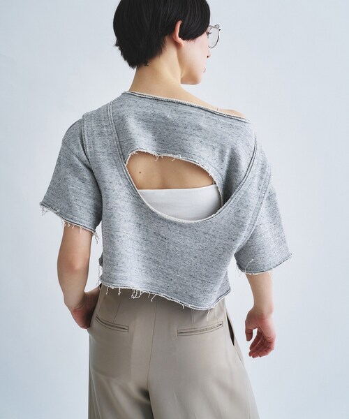 CODE A(コードエー)の「back open half-sleeve sweat(Tシャツ/カットソー・レディース・スミクロ/グレー/オフホワイト・00)」の4枚目の写真