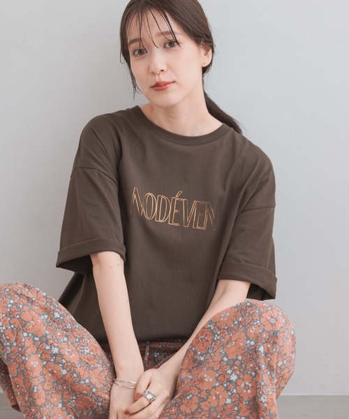 studio CLIP(スタディオクリップ)の「箔ロゴプリントTシャツ(Tシャツ/カットソー・レディース・ベージュ/オフホワイト/ブラウン・FREE)」の3枚目の写真