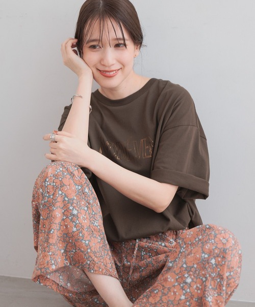 studio CLIP(スタディオクリップ)の「箔ロゴプリントTシャツ(Tシャツ/カットソー・レディース・ベージュ/オフホワイト/ブラウン・FREE)」の4枚目の写真
