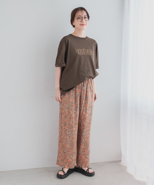 studio CLIP(スタディオクリップ)の「箔ロゴプリントTシャツ(Tシャツ/カットソー・レディース・ベージュ/オフホワイト/ブラウン・FREE)」の5枚目の写真