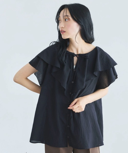 Liora by archives(リオラバイアルシーヴ)の「ラッフルフリルブラウス(シャツ/ブラウス・レディース・ベージュ/ブラック/オフホワイト・FREE)」の2枚目の写真