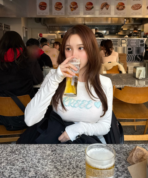 KKEEE（ケーケーイーイー）の「チェーンステッチスリム長袖Tシャツ（2カラー）（Tシャツ/カットソー・レディース・ブラック/アイボリー・FREE）」の6枚目の写真