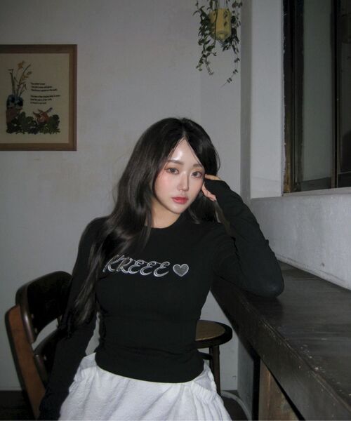 KKEEE（ケーケーイーイー）の「チェーンステッチスリム長袖Tシャツ（2カラー）（Tシャツ/カットソー・レディース・ブラック/アイボリー・FREE）」の11枚目の写真