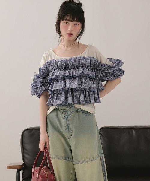 loin nuit(ロワンニュイ)の「frill docking tops / フリルドッキングトップス(Tシャツ/カットソー・レディース・アイボリー/ブラック/ピンク・FREE)」の2枚目の写真