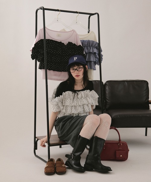 loin nuit(ロワンニュイ)の「frill docking tops / フリルドッキングトップス(Tシャツ/カットソー・レディース・アイボリー/ブラック/ピンク・FREE)」の4枚目の写真