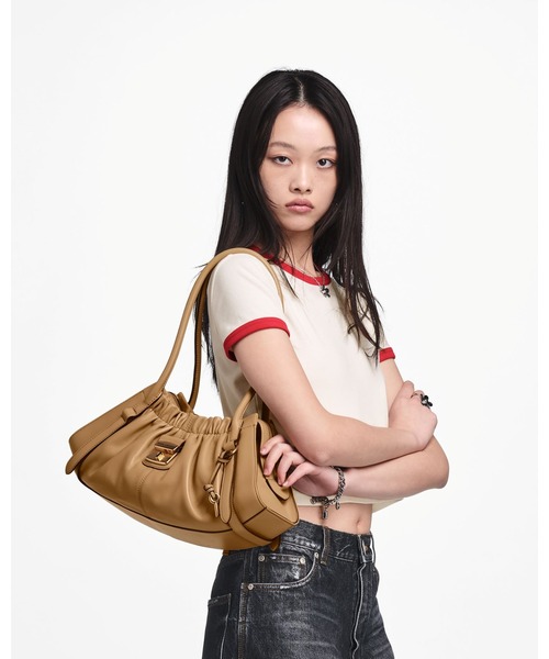 MARC JACOBS(マークジェイコブス)の「【NEW】THE CRISTINA SATCHEL/ザ クリスティーナ サッチェル(ショルダーバッグ・レディース・キャメル・ONE SIZE)」の2枚目の写真