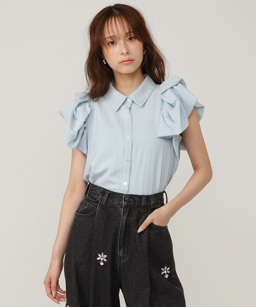 AND COUTURE(アンドクチュール)の「バルーンスリーブブラウス(シャツ/ブラウス・レディース・ブラック/ブルー/オフホワイト/レッド・FREE)」の3枚目の写真