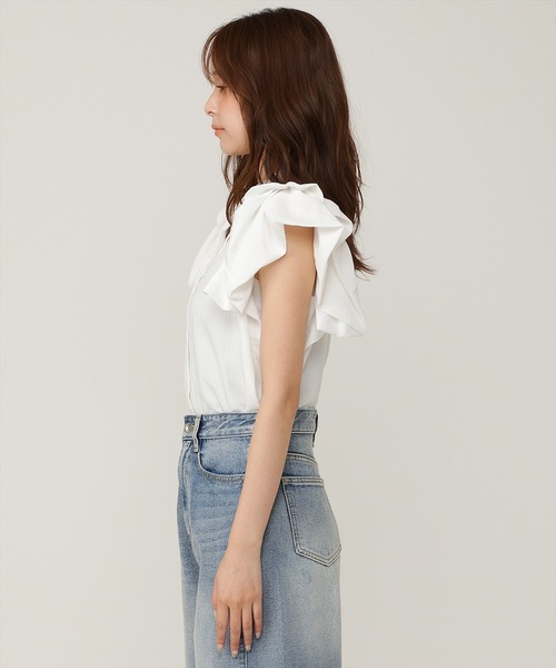 AND COUTURE(アンドクチュール)の「バルーンスリーブブラウス(シャツ/ブラウス・レディース・ブラック/ブルー/オフホワイト/レッド・FREE)」の5枚目の写真