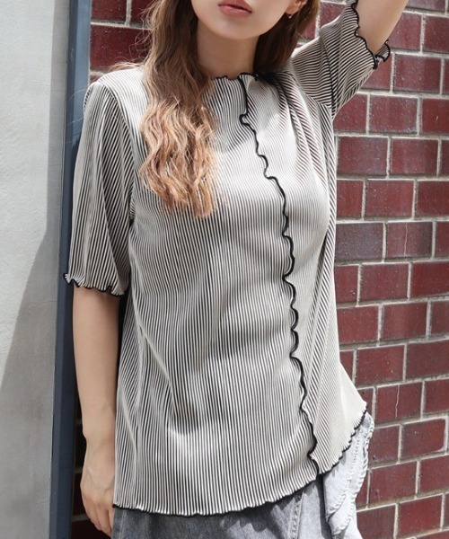CECIL McBEE(セシルマクビー)の「配色メロークルーネック5分袖トップス(Tシャツ/カットソー・レディース・ブルー/ブラック/ライトベージュ・MEDIUM/LARGE)」の1枚目の写真