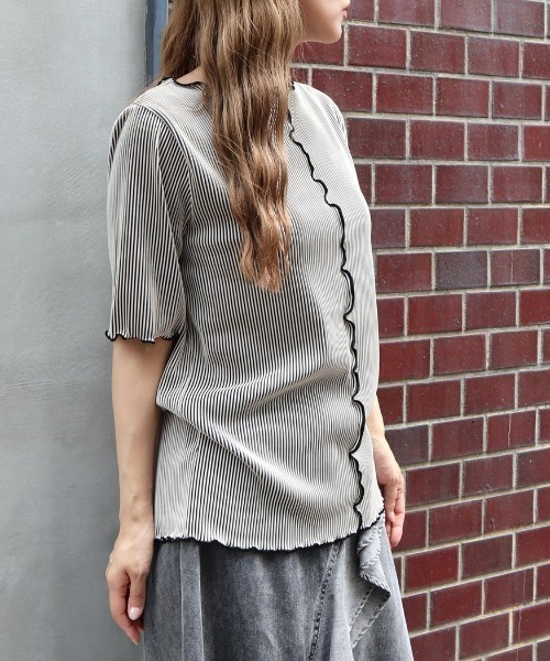 CECIL McBEE(セシルマクビー)の「配色メロークルーネック5分袖トップス(Tシャツ/カットソー・レディース・ブルー/ブラック/ライトベージュ・MEDIUM/LARGE)」の8枚目の写真