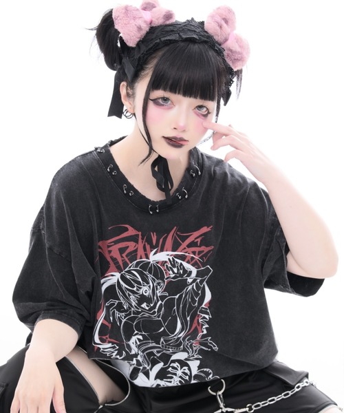 TRAVAS TOKYO(トラバス トウキョウ)の「『TRAVAS TOKYO/トラバス トーキョー』GEDRAJI x TRAVAS TOKYO ピアス付き加工イラストTシャツ(Tシャツ/カットソー・レディース・グレー/ブラック・FREE)」の8枚目の写真