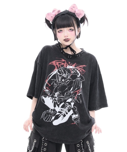 TRAVAS TOKYO(トラバス トウキョウ)の「『TRAVAS TOKYO/トラバス トーキョー』GEDRAJI x TRAVAS TOKYO ピアス付き加工イラストTシャツ(Tシャツ/カットソー・レディース・グレー/ブラック・FREE)」の3枚目の写真