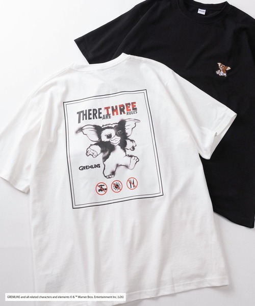 SlashDate（スラッシュデイト）の「【98】【GREMLINS/グレムリン】フォトプリント バックプリント クルーネックTシャツ/ワンポイント刺繍/ユニセックス/レディース/メンズ（Tシャツ/カットソー・メンズ・ホワイト系1/ブラック系3/ブラック系1/ブラック系2/ホワイト系3/ホワイト系2・L/M）」の2枚目の写真