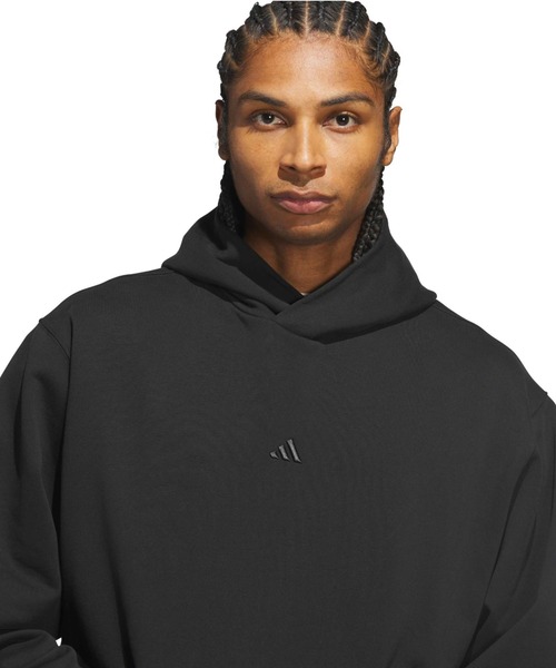 adidas(アディダス)の「adidas BASKETBALL FLEECE HOODIE / アディダス バスケットボール フリース フーディー(パーカー・メンズ・ブラック・S/M/L/XL)」の2枚目の写真