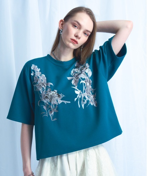 HARE(ハレ)の「フラワーシシュウTシャツ(HARE)(Tシャツ/カットソー・レディース・ネイビー/ブラック/ホワイト/ブルーグリーン/カーキ・FREE)」の1枚目の写真