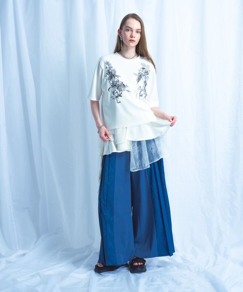 HARE(ハレ)の「フラワーシシュウTシャツ(HARE)(Tシャツ/カットソー・レディース・ネイビー/ブラック/ホワイト/ブルーグリーン/カーキ・FREE)」の7枚目の写真