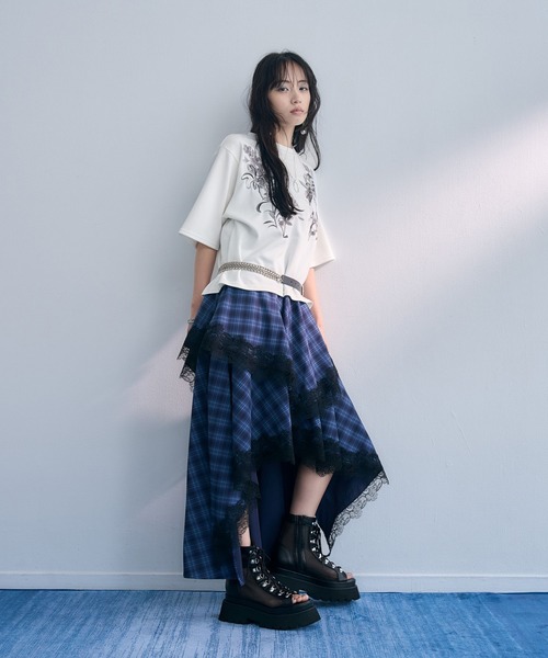 HARE(ハレ)の「フラワーシシュウTシャツ(HARE)(Tシャツ/カットソー・レディース・ネイビー/ブラック/ホワイト/ブルーグリーン/カーキ・FREE)」の9枚目の写真