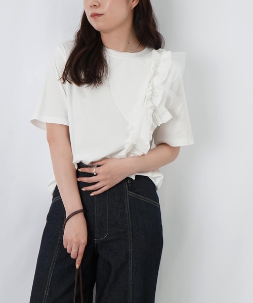 LUCA/LADY LUCK LUCA(ルカ/レディラックルカ)の「LC/LLL コンパクトスムースアシメフリルデザインプルオーバー(Tシャツ/カットソー・レディース・ブラック/ダークブラウン/オフホワイト・FREE)」の13枚目の写真