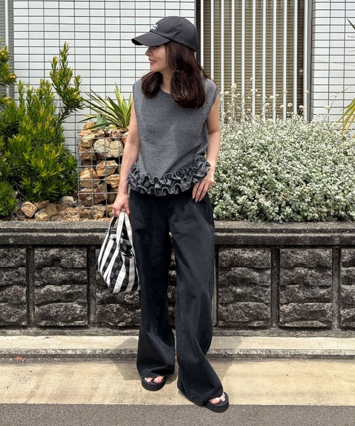 CHERI since1985(シェリ)の「ホイップフリルノースリーブトップス(Tシャツ/カットソー・レディース・ブラック/オフホワイト/チャコール・FREE)」の22枚目の写真