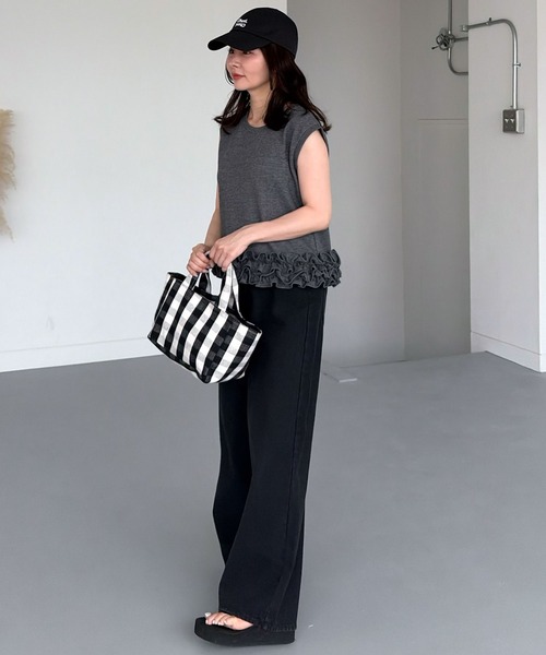 CHERI since1985(シェリ)の「ホイップフリルノースリーブトップス(Tシャツ/カットソー・レディース・ブラック/オフホワイト/チャコール・FREE)」の13枚目の写真
