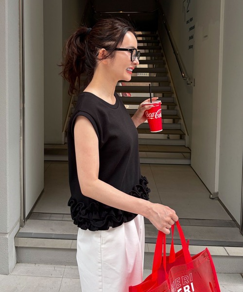 CHERI since1985(シェリ)の「ホイップフリルノースリーブトップス(Tシャツ/カットソー・レディース・ブラック/オフホワイト/チャコール・FREE)」の14枚目の写真