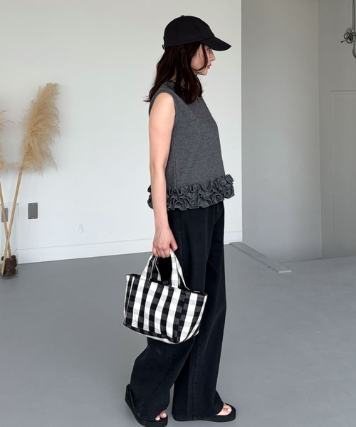 CHERI since1985(シェリ)の「ホイップフリルノースリーブトップス(Tシャツ/カットソー・レディース・ブラック/オフホワイト/チャコール・FREE)」の15枚目の写真
