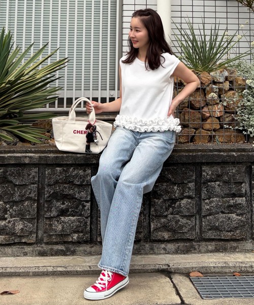 CHERI since1985(シェリ)の「ホイップフリルノースリーブトップス(Tシャツ/カットソー・レディース・ブラック/オフホワイト/チャコール・FREE)」の4枚目の写真