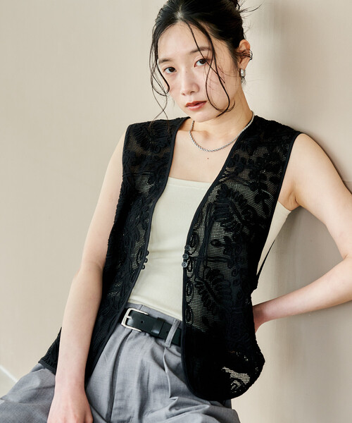 FREAK'S STORE(フリークスストア)の「コード刺繍 レースベスト(ベスト・レディース・ブラック/オフホワイト・フリ-)」の7枚目の写真