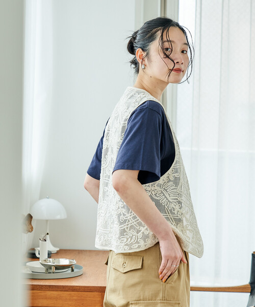 FREAK'S STORE(フリークスストア)の「コード刺繍 レースベスト(ベスト・レディース・ブラック/オフホワイト・フリ-)」の10枚目の写真