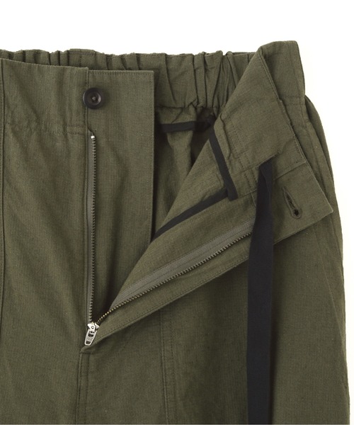 MHL.(エムエイチエル)の「COTTON LINEN TINY RIPSTOP(その他パンツ・メンズ・カーキ/ライトベージュ・LARGE/MEDIUM/SMALL)」の5枚目の写真