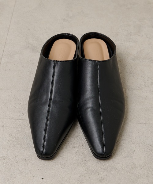 PUAL CE CIN(ピュアルセシン)の「ポインテッドトゥミュール(パンプス・レディース・ベージュ/ブラック・MEDIUM/LARGE)」の11枚目の写真