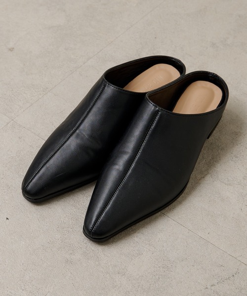 PUAL CE CIN(ピュアルセシン)の「ポインテッドトゥミュール(パンプス・レディース・ベージュ/ブラック・MEDIUM/LARGE)」の12枚目の写真