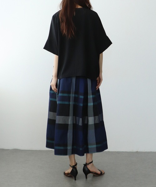 Jines(ジネス)の「タフタビッグチェックスカート(スカート・レディース・ベージュ/ホワイト/サックスブルー・38)」の17枚目の写真