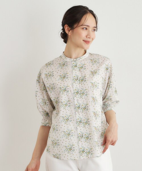 LAURA ASHLEY(ローラアシュレイ)の「【5分袖/コットン100%/洗える】サジェストン柄ブラウス(シャツ/ブラウス・レディース・ベージュ系/ブルー系5・40/38)」の1枚目の写真