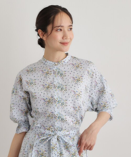 LAURA ASHLEY(ローラアシュレイ)の「【5分袖/コットン100%/洗える】サジェストン柄ブラウス(シャツ/ブラウス・レディース・ベージュ系/ブルー系5・40/38)」の2枚目の写真