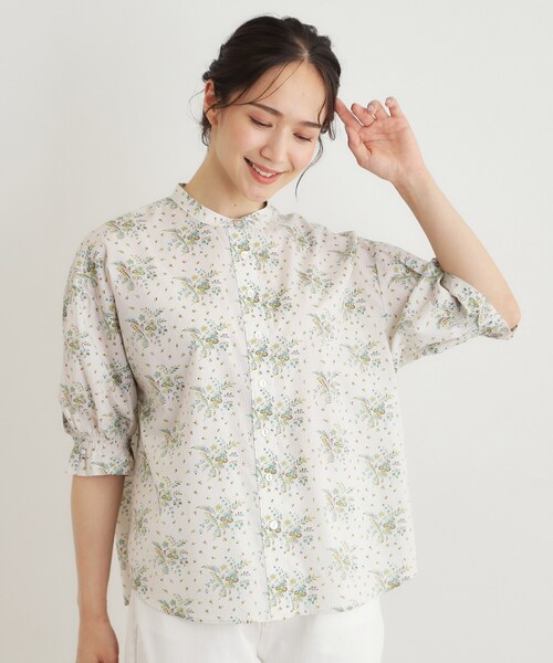 LAURA ASHLEY(ローラアシュレイ)の「【5分袖/コットン100%/洗える】サジェストン柄ブラウス(シャツ/ブラウス・レディース・ベージュ系/ブルー系5・40/38)」の3枚目の写真