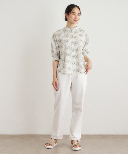 LAURA ASHLEY(ローラアシュレイ)の「【5分袖/コットン100%/洗える】サジェストン柄ブラウス(シャツ/ブラウス・レディース・ベージュ系/ブルー系5・40/38)」の4枚目の写真