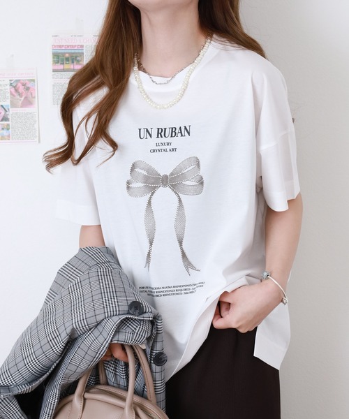 BRODIAEA(ブローディア)の「BRODIAEA リボンプリント半袖Tシャツ(Tシャツ/カットソー・レディース・ネイビー/コーラル/グレイッシュベージュ/オフホワイト・40)」の9枚目の写真